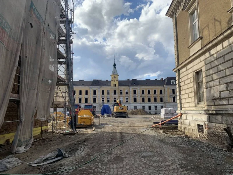 Opava Dukelská Kışlası 02 ve 03 No’lu Binaların Konuta Dönüşüm ve Yenileme Projesi