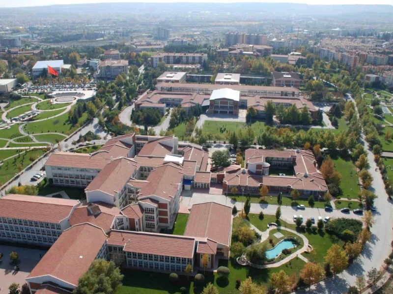 Anadolu Üniversitesi Rektörlük Çevresi Meydan Düzenlemesi ve Geçiş Terası Platformu Projesi