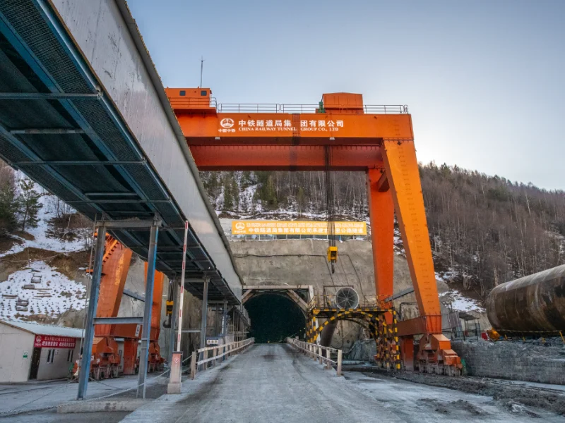 Kvesheti–Kobi Uluslararası Karayolu ve Tünel Projesi