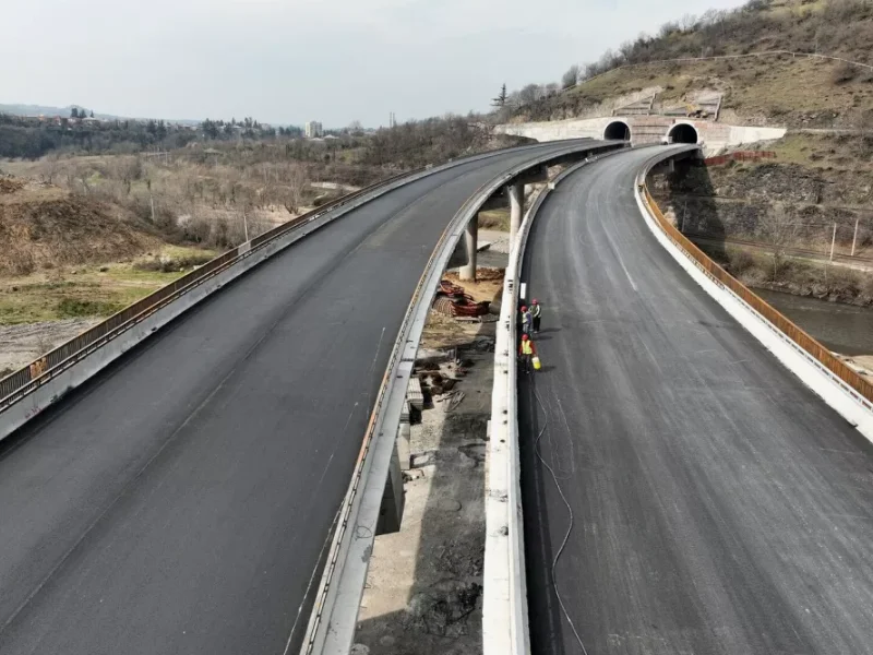 Kvesheti–Kobi Uluslararası Karayolu ve Tünel Projesi