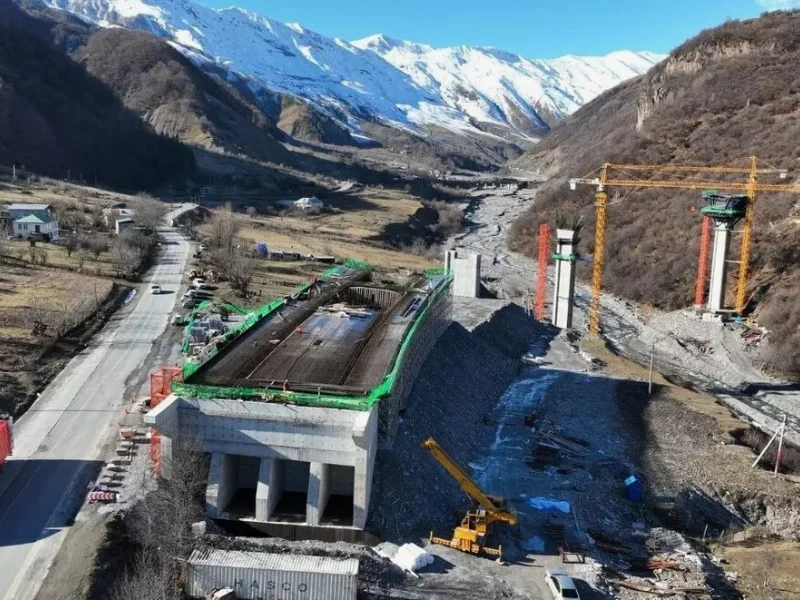 Kvesheti–Kobi Uluslararası Karayolu ve Tünel Projesi