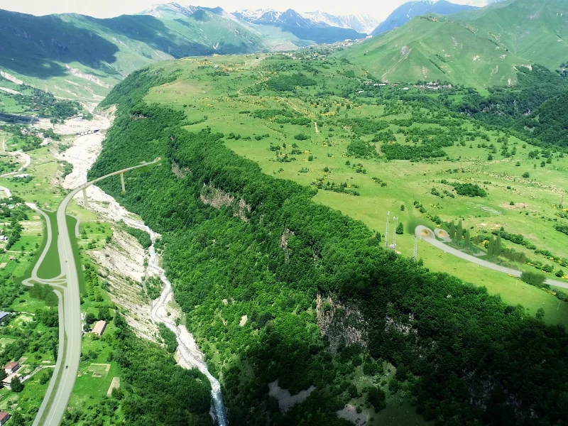 Kvesheti–Kobi Uluslararası Karayolu ve Tünel Projesi
