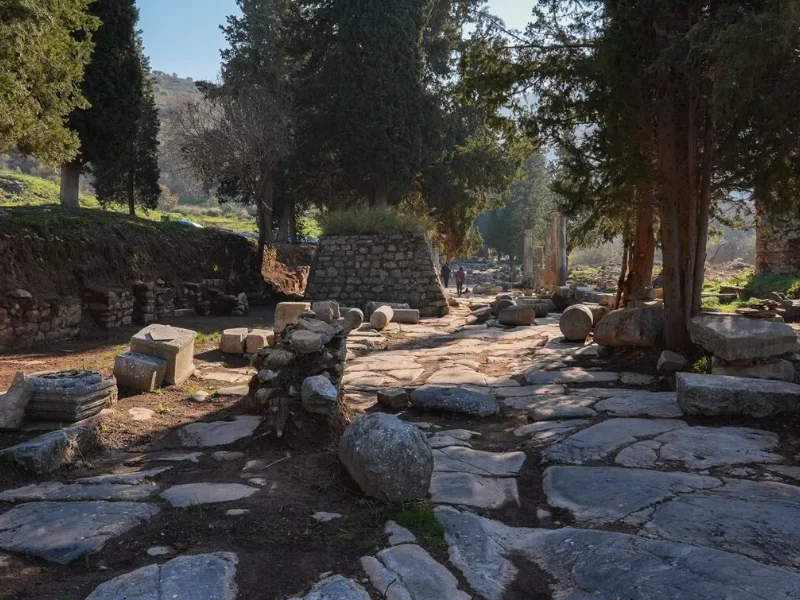 İzmir Efes Antik Kenti Yeni Ziyaretçi Karşılama Merkezi ve Çevre Düzenlenmesi – 2. Etap