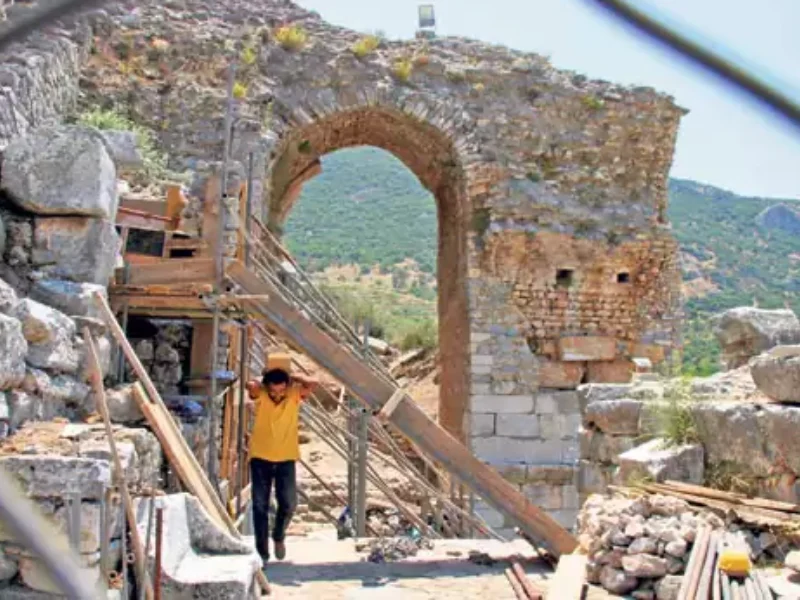İzmir Efes Antik Kenti Yeni Ziyaretçi Karşılama Merkezi ve Çevre Düzenlenmesi – 2. Etap